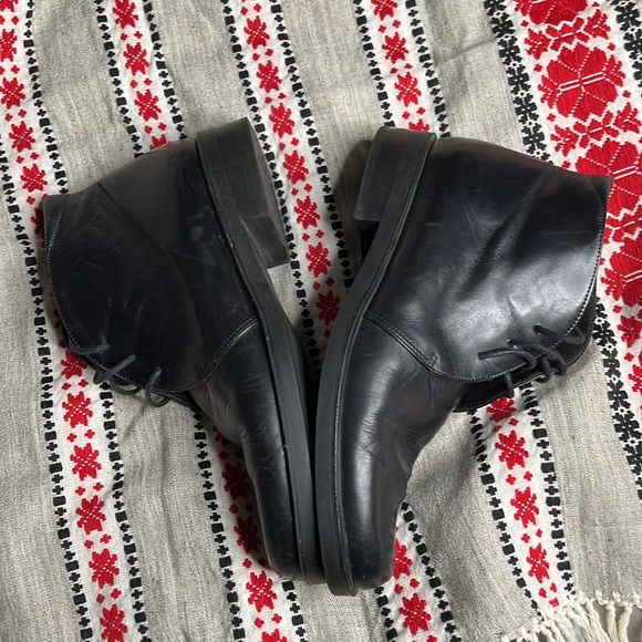 Walking co. Made in Italy glove lined Italian leather boot tie ankle - Picture 4 of 9